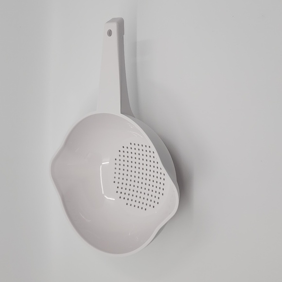 Tupperware Other - Tupperware Classic Colander New White